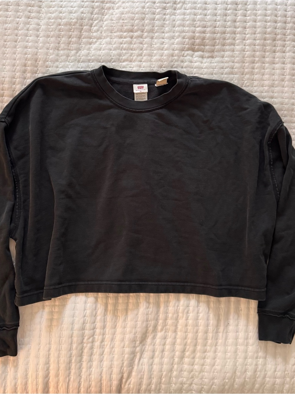 Levi's Black Cropped Crewneck Sweater